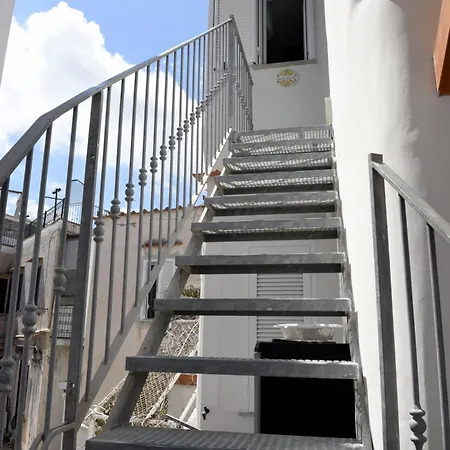 Casetta Achille * ايسكيا