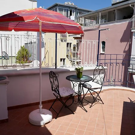 Casetta Achille ايسكيا